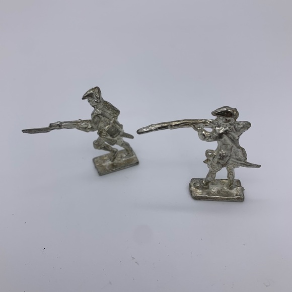 2 Vintage Miniature Civil War Led Musketeers Toy Figures - Picture 2 of 8